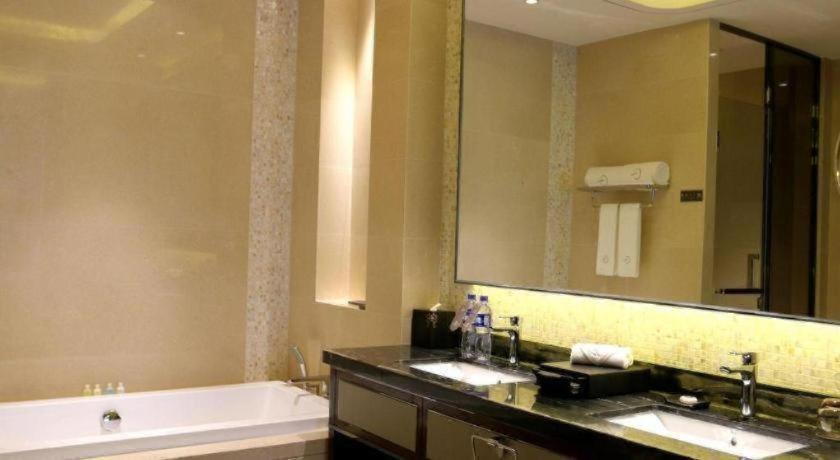 Hotel Grand Skylight International 5*