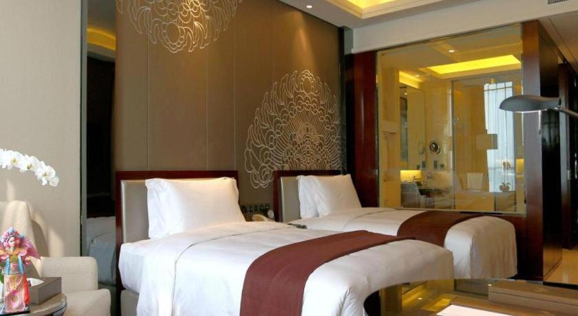 Khách sạn Grand Skylight International 5*