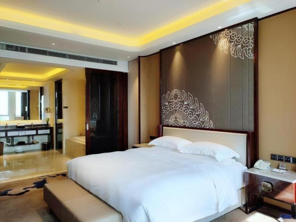 Grand Skylight International Hotel