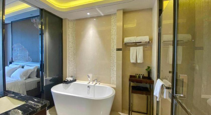 Grand Skylight International Hotel